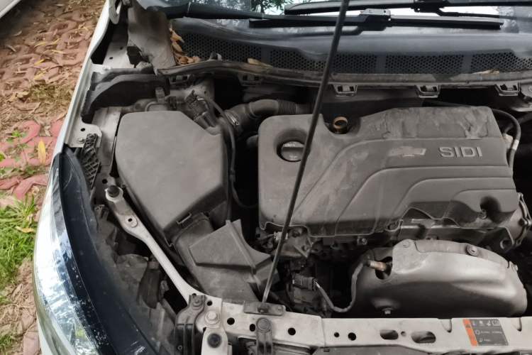Used Chevrolet Cruze 2015 1.5L Automatic Luxury Edition Engine Bay Right