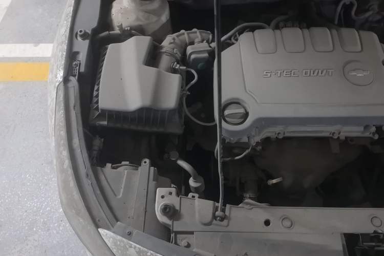 Used Chevrolet Cruze 2015 1.5L Classic SL MT Engine Bay Right