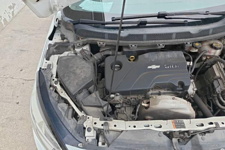 Used Chevrolet Cruze 2015 1.5L Automatic Luxury Edition Engine Bay Right