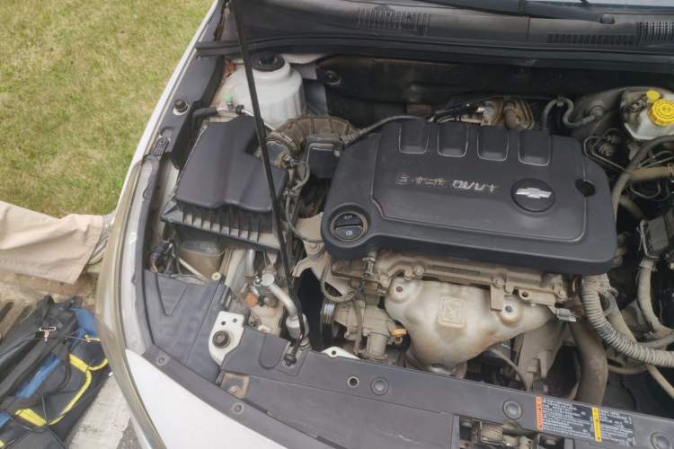 Used Chevrolet Cruze 2015 1.5L Classic SL MT Engine Bay Right