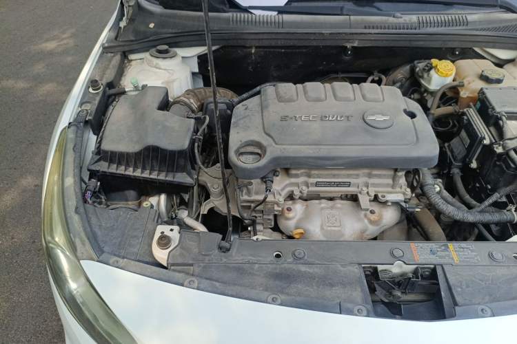 Used Chevrolet Cruze 2015 1.5L Classic SE MT Engine Bay Right