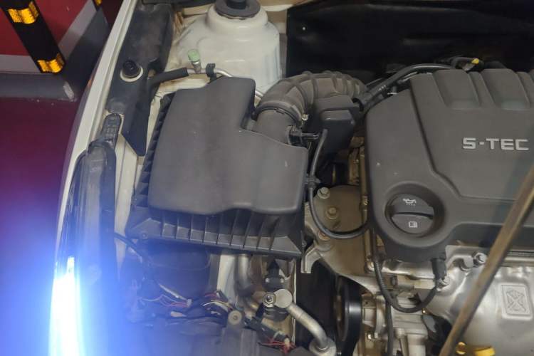 Used Chevrolet Cruze 2015 1.5L Classic SE AT Engine Bay Right