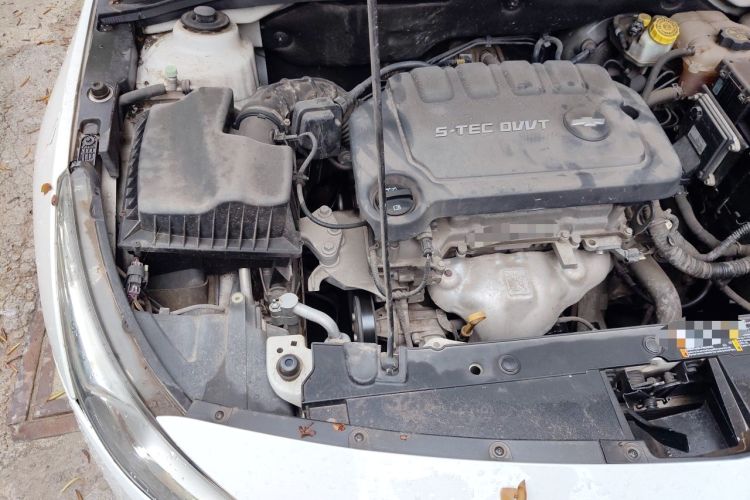 Used Chevrolet Cruze 2015 1.5L Classic SE MT Engine Bay Right