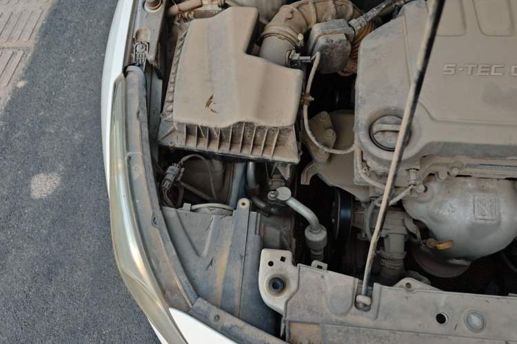 Used Chevrolet Cruze 2015 1.5L Classic SL MT Engine Bay Right