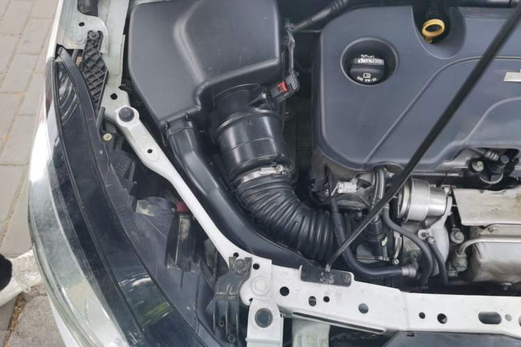 Used Chevrolet Cruze 2015 1.4T DCG Luxury Edition Engine Bay Right