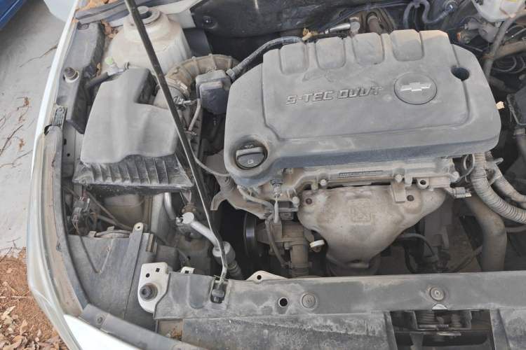 Used Chevrolet Cruze 2015 1.5L Classic SE MT Engine Bay Right