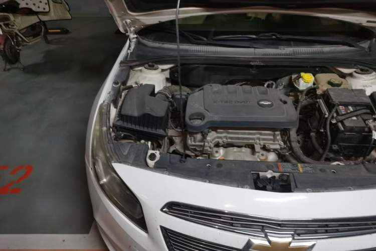 Used Chevrolet Cruze 2015 1.5L Classic SE MT Engine Bay Right