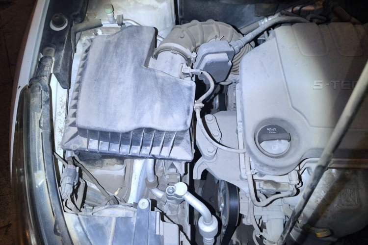 Used Chevrolet Cruze 2015 1.5L Classic SL MT Engine Bay Right
