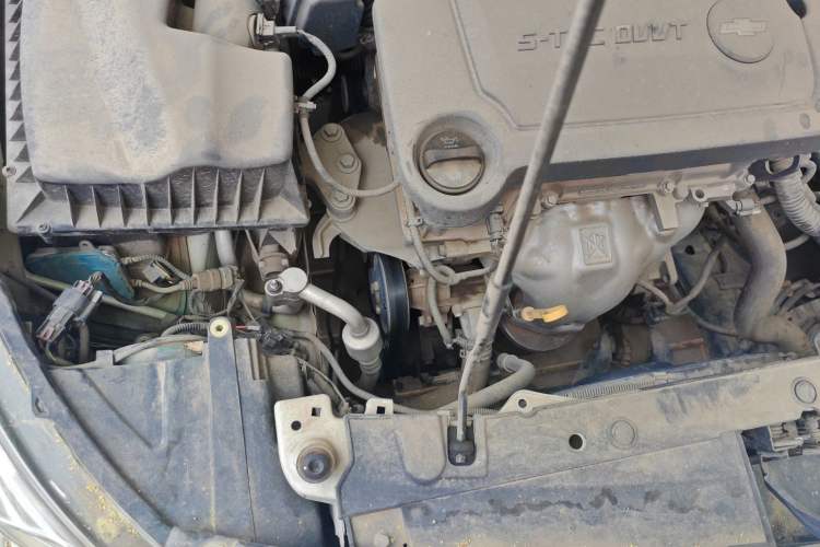 Used Chevrolet Cruze 2015 1.5L Classic SE MT Engine Bay Right