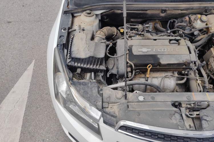 Used Chevrolet Cruze 2015 Hatchback 1.6L Automatic Comfort Edition Engine Bay Right
