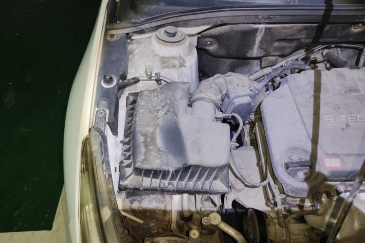 Used Chevrolet Cruze 2015 1.5L Classic SE MT Engine Bay Right