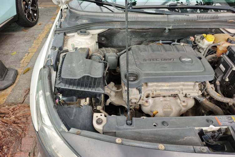Used Chevrolet Cruze 2015 1.5L Classic SE AT Engine Bay Right