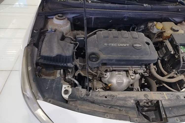 Used Chevrolet Cruze 2015 1.5L Classic SE MT Engine Bay Right