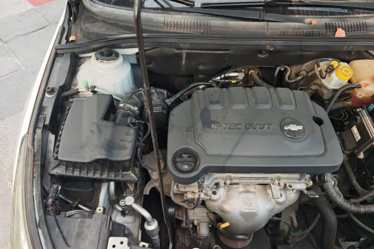 Used Chevrolet Cruze 2015 1.5L Classic SE MT Engine Bay Right