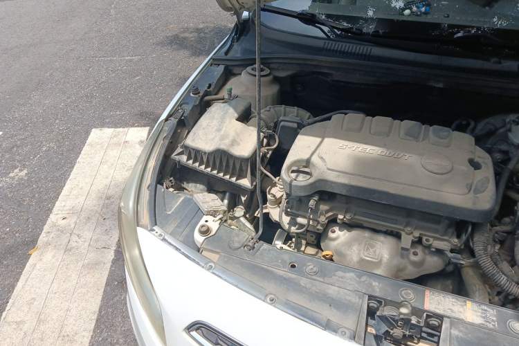 Used Chevrolet Cruze 2015 1.5L Classic SE MT Engine Bay Right