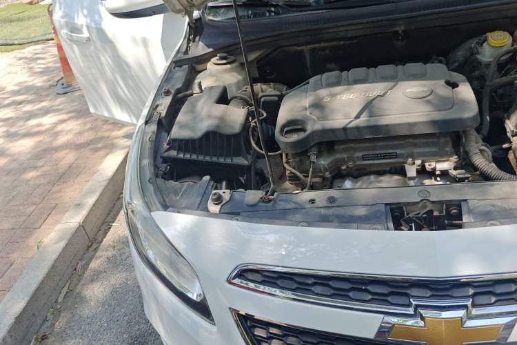 Used Chevrolet Cruze 2015 1.5L Classic SE MT Engine Bay Right