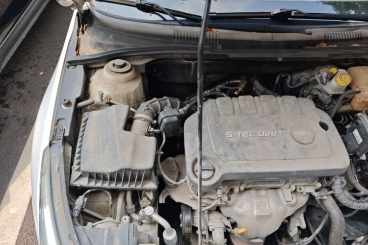 Used Chevrolet Cruze 2015 1.5L Classic SL MT Engine Bay Right