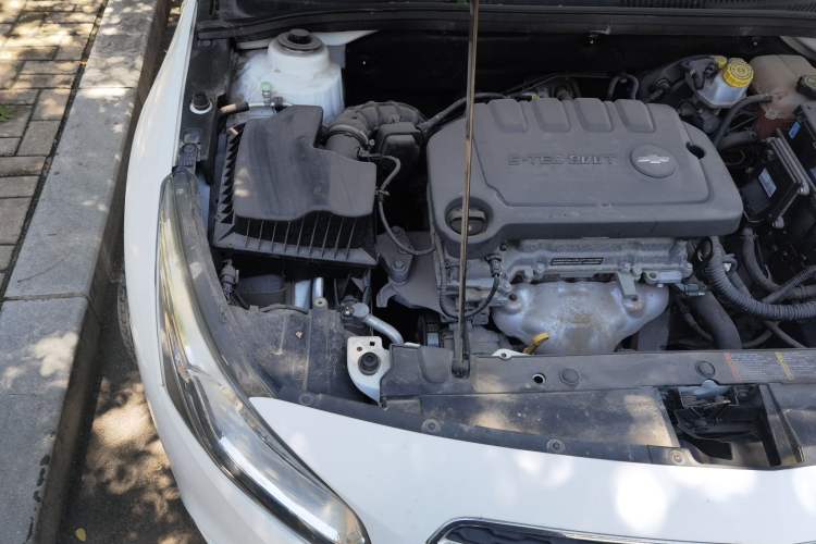 Used Chevrolet Cruze 2015 1.5L Classic SE MT Engine Bay Right