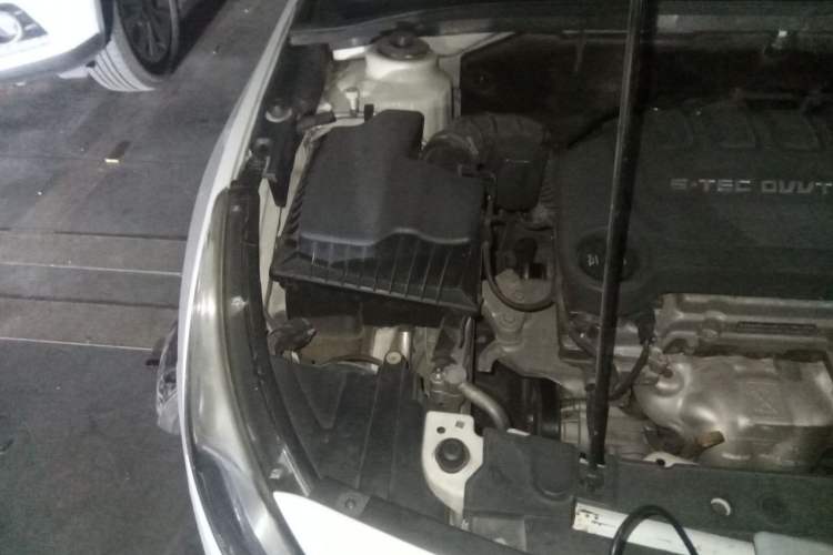Used Chevrolet Cruze 2015 1.5L Classic SL MT Engine Bay Right