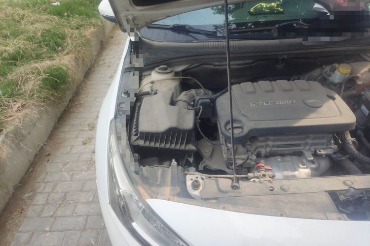 Used Chevrolet Cruze 2015 1.5L Classic SE MT Engine Bay Right