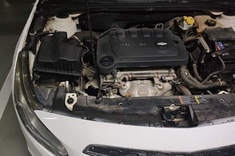 Used Chevrolet Cruze 2015 1.5L Classic SE MT Engine Bay Right