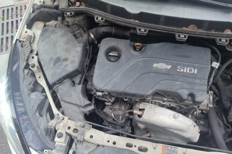 Used Chevrolet Cruze 2015 1.5L Automatic Fashion Navigation Edition Engine Bay Right