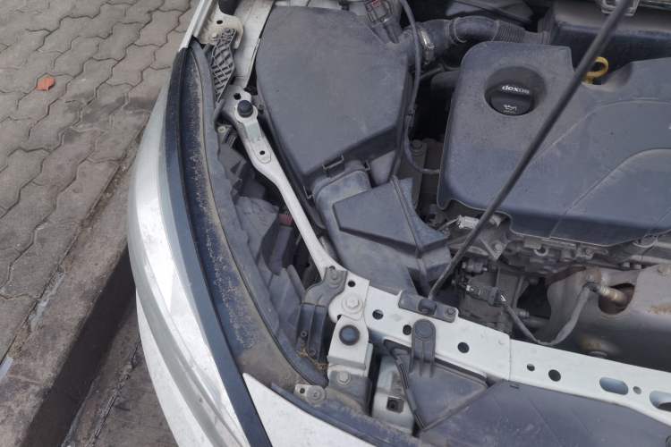 Used Chevrolet Cruze 2015 1.5L Manual Elite Edition Engine Bay Right