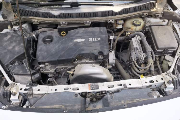 Used Chevrolet Cruze 2015 1.5L Automatic Fashion Navigation Edition Engine Bay