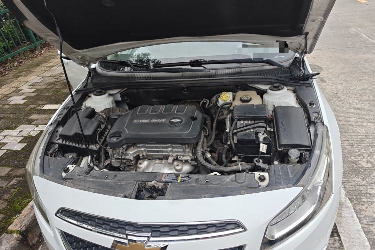 Used Chevrolet Cruze 2015 1.5L Classic SE MT Engine Bay