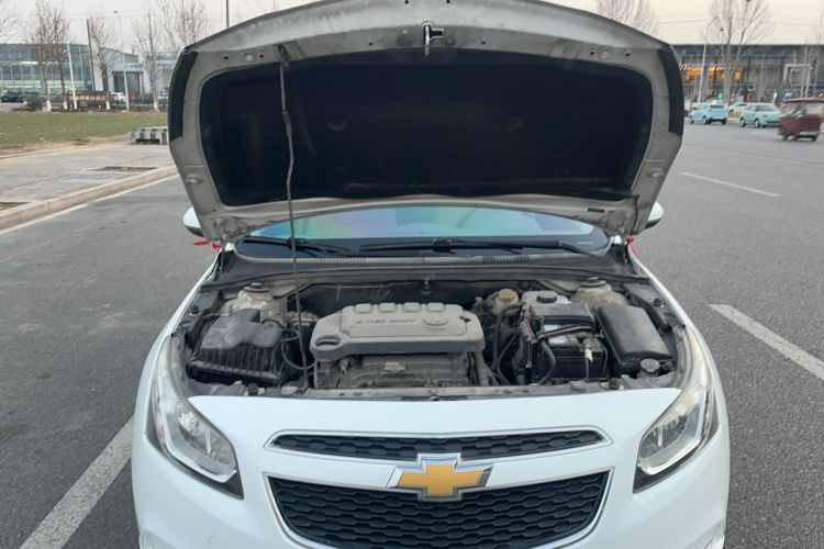 Used Chevrolet Cruze 2015 1.5L Classic SE AT Engine Bay