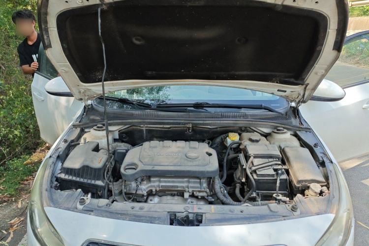Used Chevrolet Cruze 2015 1.5L Classic SL MT Engine Bay