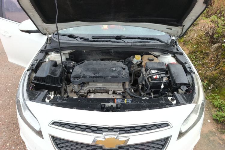 Used Chevrolet Cruze 2015 1.5L Classic SL MT Engine Bay