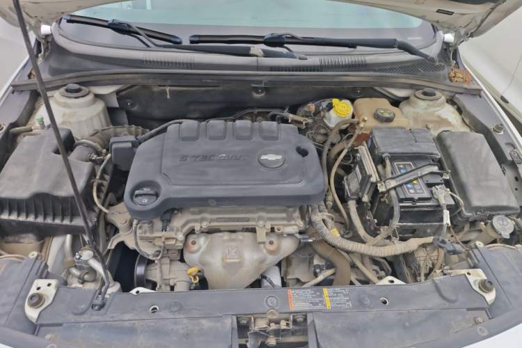 Used Chevrolet Cruze 2015 1.5L Classic SE AT Engine Bay
