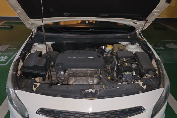 Used Chevrolet Cruze 2015 1.5L Classic SE AT Engine Bay