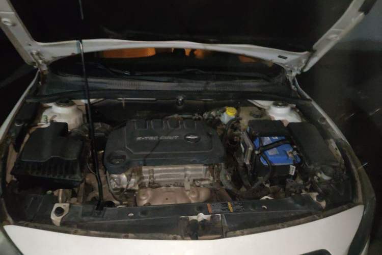 Used Chevrolet Cruze 2015 1.5L Classic SL MT Engine Bay