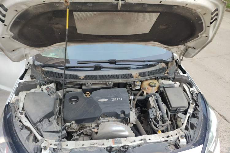 Used Chevrolet Cruze 2015 1.5L Manual Elite Edition Engine Bay