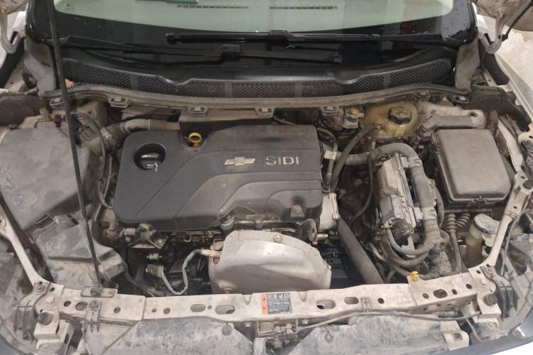 Used Chevrolet Cruze 2015 1.5L Automatic Fashion Navigation Edition Engine Bay