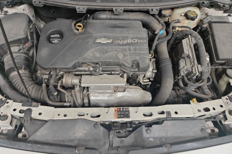 Used Chevrolet Cruze 2015 1.4T DCG Luxury Edition Engine Bay