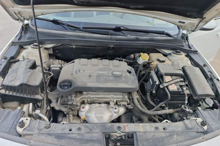 Used Chevrolet Cruze 2015 1.5L Classic SE AT Engine Bay