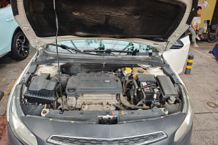 Used Chevrolet Cruze 2015 1.5L Classic SE AT Engine Bay