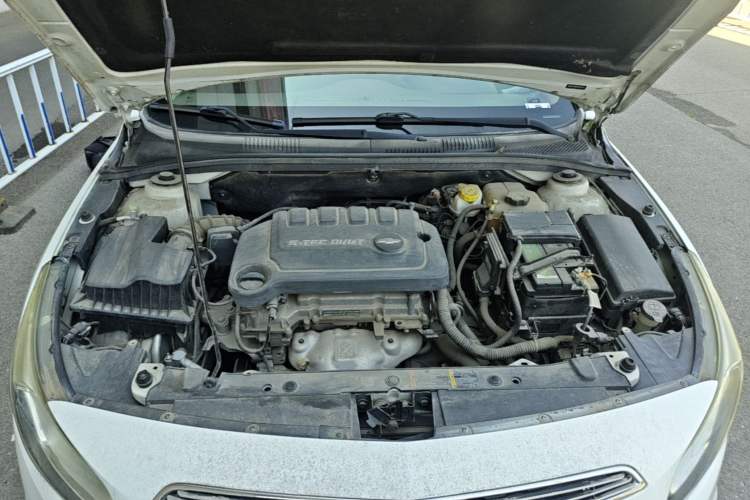 Used Chevrolet Cruze 2015 1.5L Classic SE AT Engine Bay