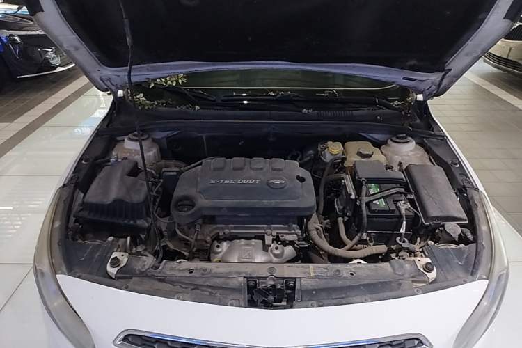 Used Chevrolet Cruze 2015 1.5L Classic SE MT Engine Bay