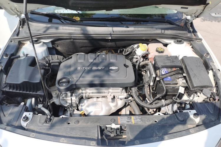 Used Chevrolet Cruze 2015 1.5L Classic SE MT Engine Bay