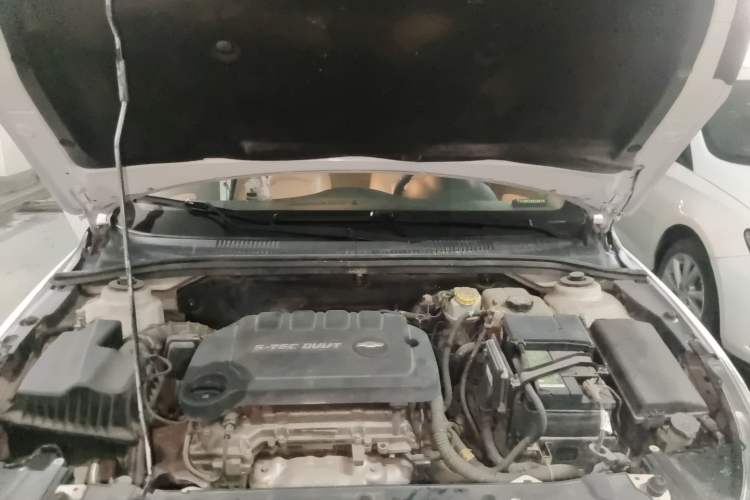 Used Chevrolet Cruze 2015 1.5L Classic SE AT Engine Bay