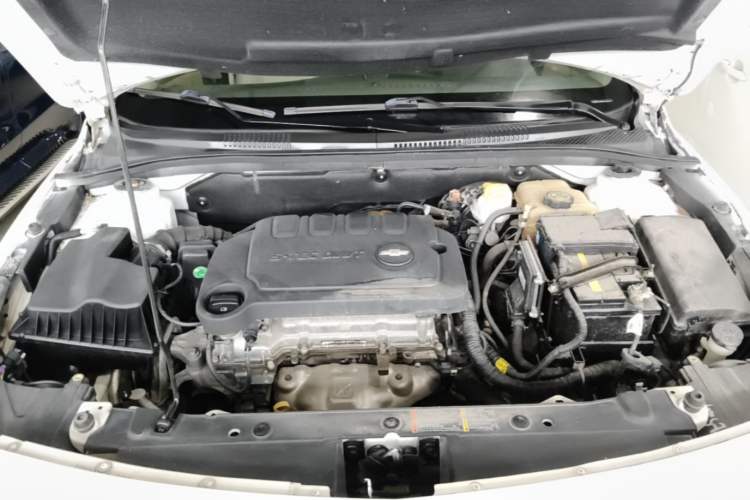Used Chevrolet Cruze 2015 1.5L Classic SE AT Engine Bay