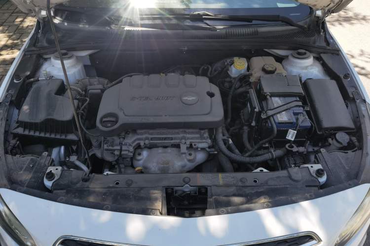 Used Chevrolet Cruze 2015 1.5L Classic SE MT Engine Bay