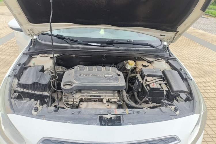Used Chevrolet Cruze 2015 1.5L Classic SL MT Engine Bay