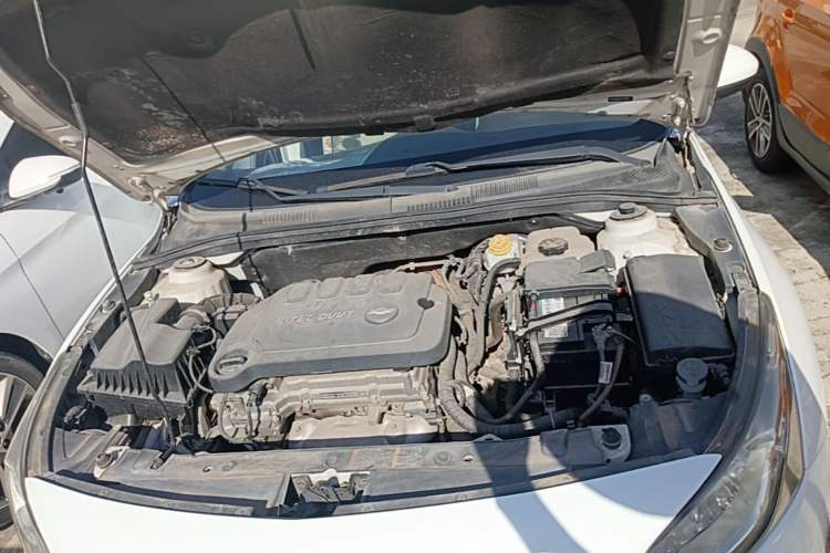Used Chevrolet Cruze 2015 1.5L Classic SL MT Engine Bay