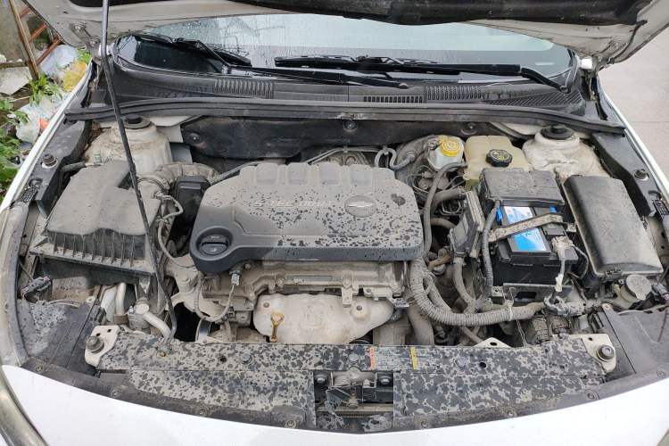 Used Chevrolet Cruze 2015 1.5L Classic SE MT Engine Bay