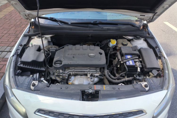 Used Chevrolet Cruze 2015 1.5L Classic SL MT Engine Bay